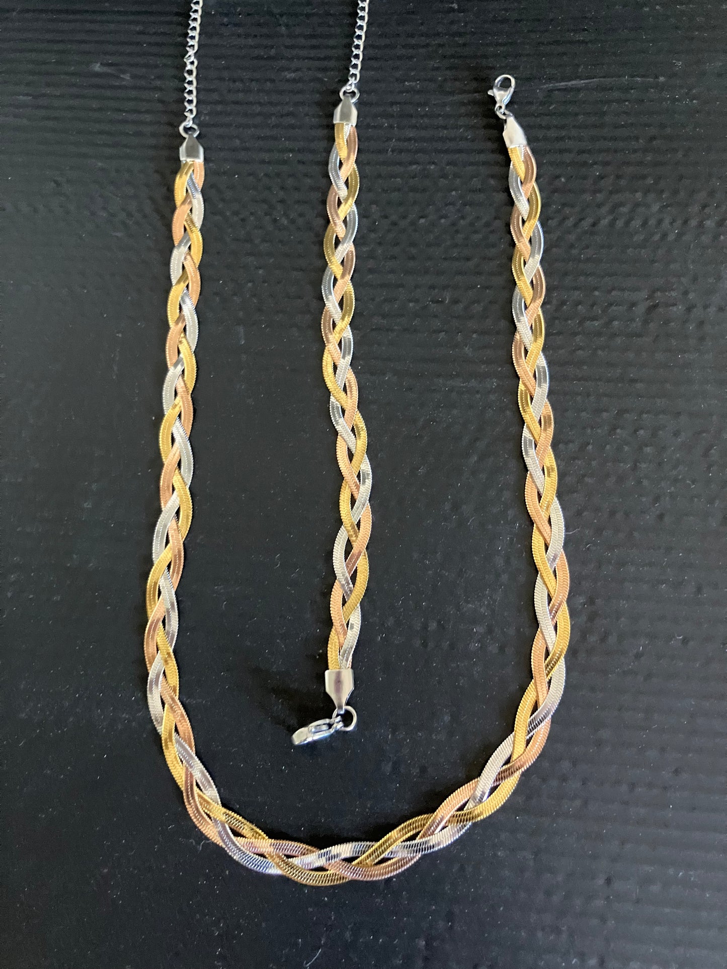 G175 Necklace and bracelet